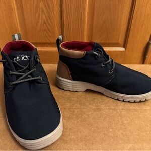 Hey Dude Men's Black and Tan Chukka Boots